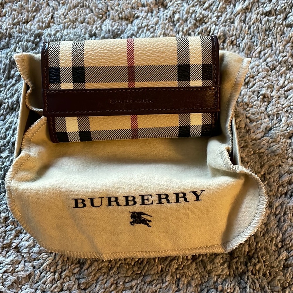 Small Burberry key holder